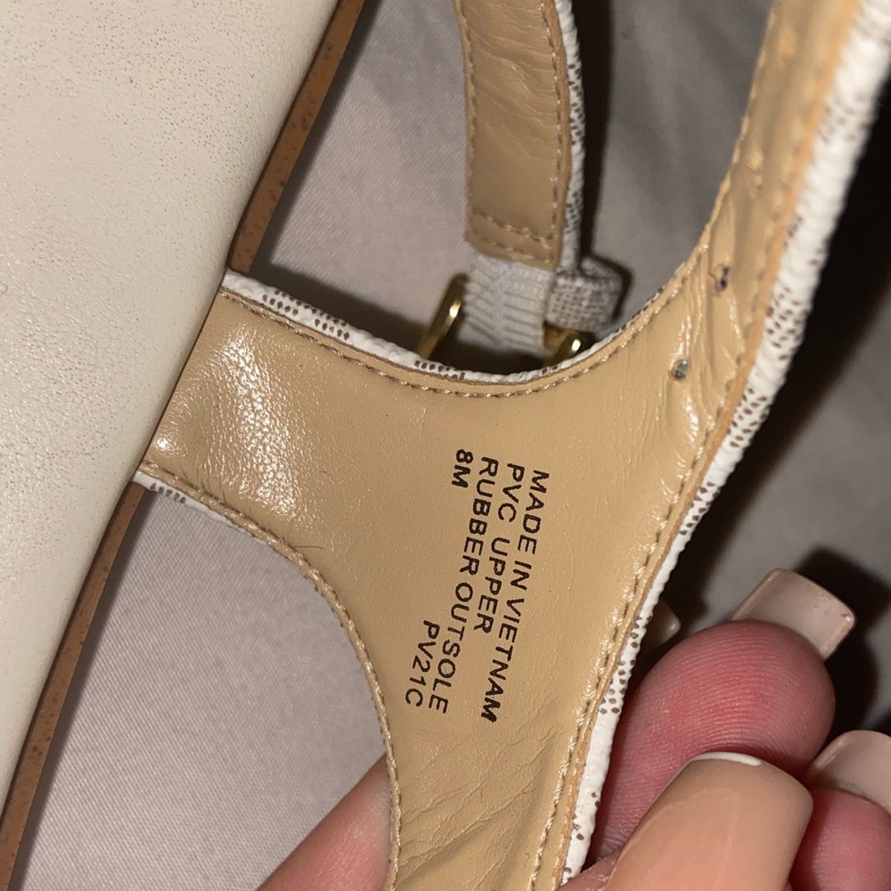 Sandals - Picture 2 of 4